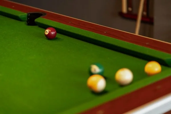 snooker table green ball